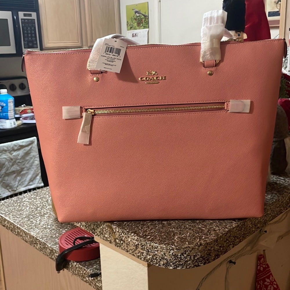 Brand New Pink Coach I bought on Amazon, 1:55 9
t
Crossgrain leather